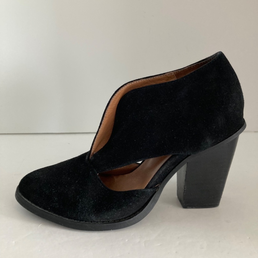 Jeffrey Campbell x Free People Deep V Cutout Booties Black Suede Women 6.5 EUC